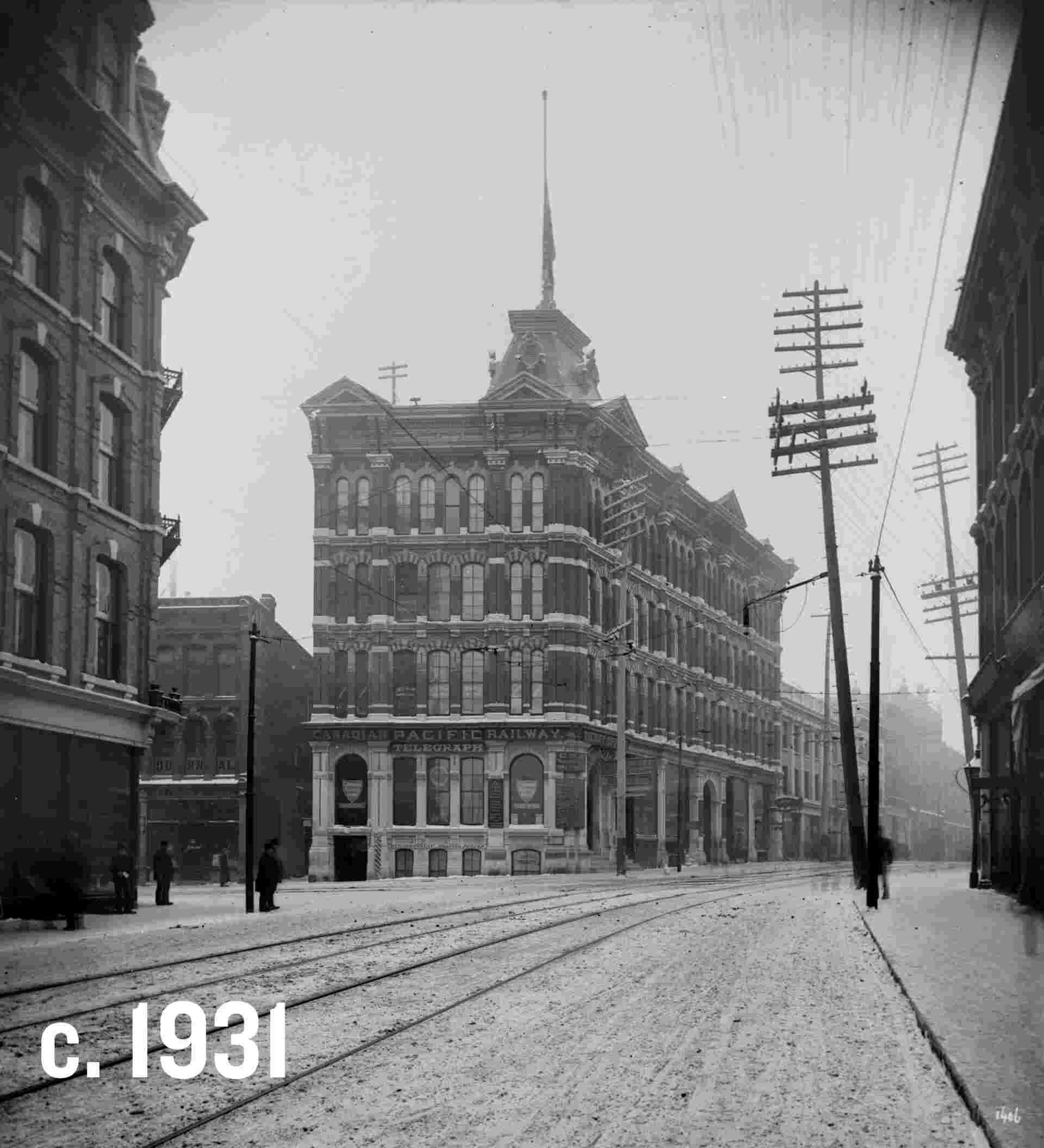 D’hier à aujourd’hui x 10 - 5_Historic-photo-of-The-Chambers-Ottawa