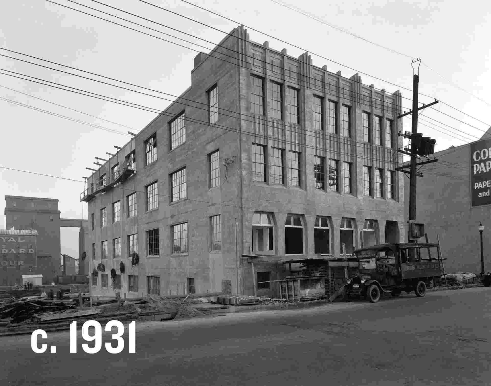 D’hier à aujourd’hui x 10 - 6_Historic-photo-of-Barber-Ellis-Building-Vancouver