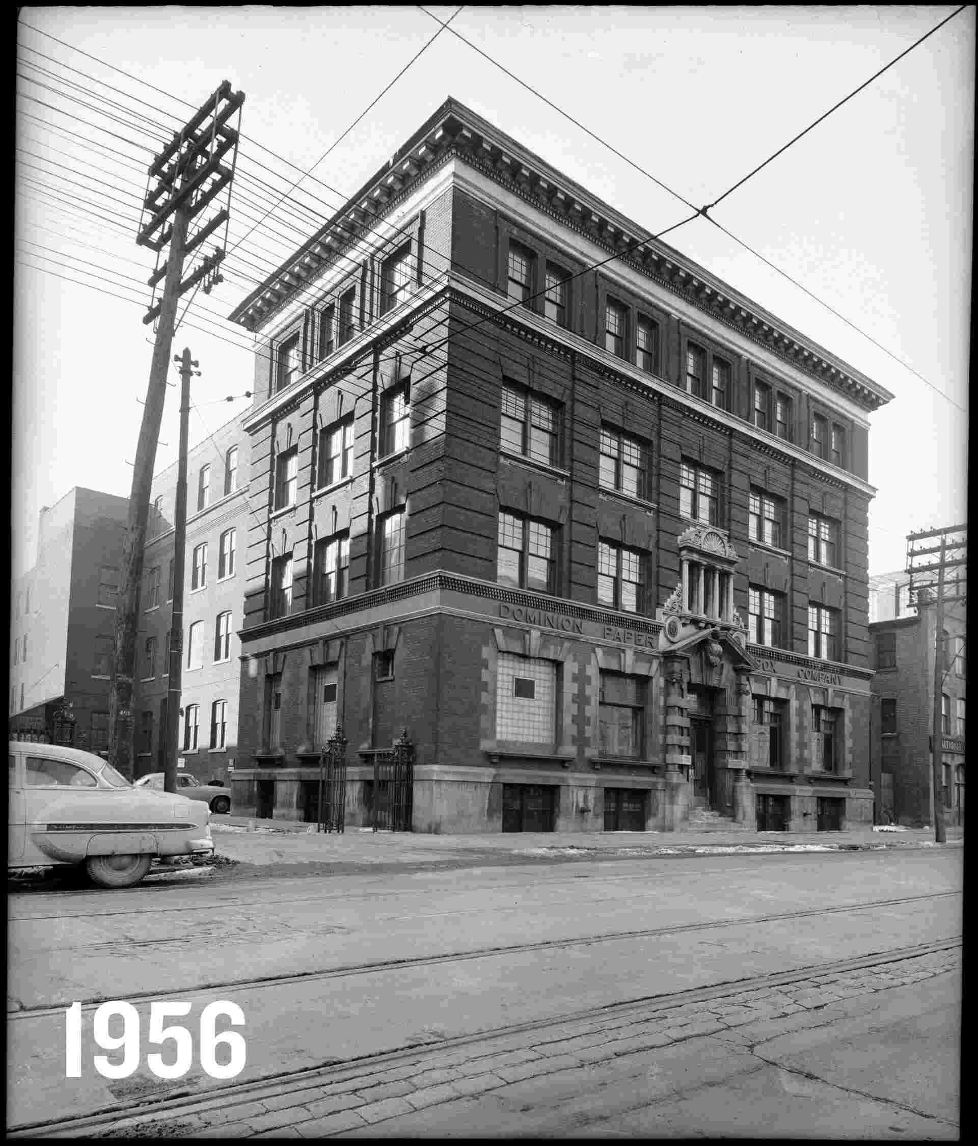 D’hier à aujourd’hui x 10 - 7_Historic-photo-of-Dominion-Paper-Box-Company-Toronto