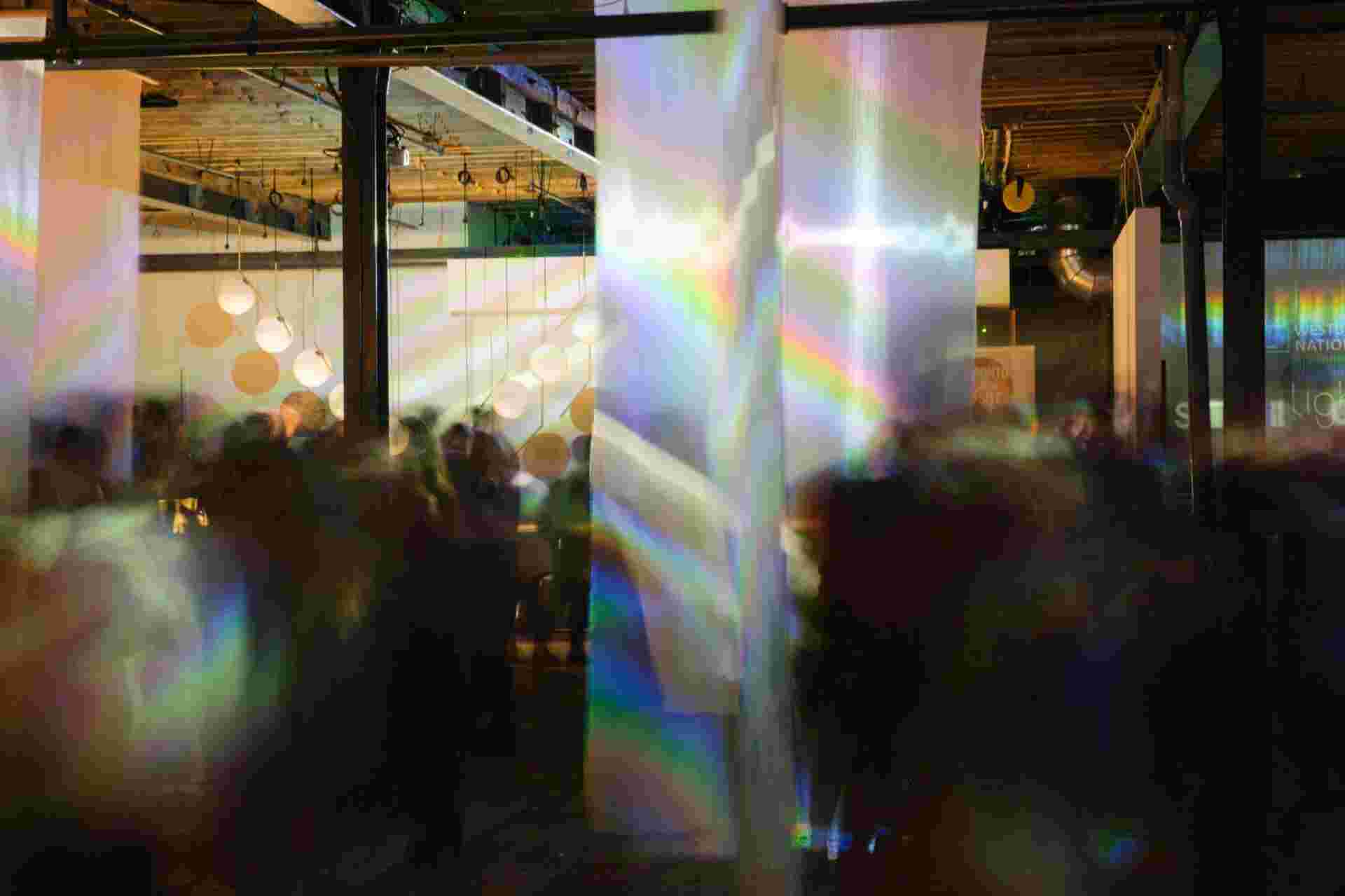 Petit salon devenu grand - 13_2018-launch-party_abstract_indoor_event_with_rainbow_light