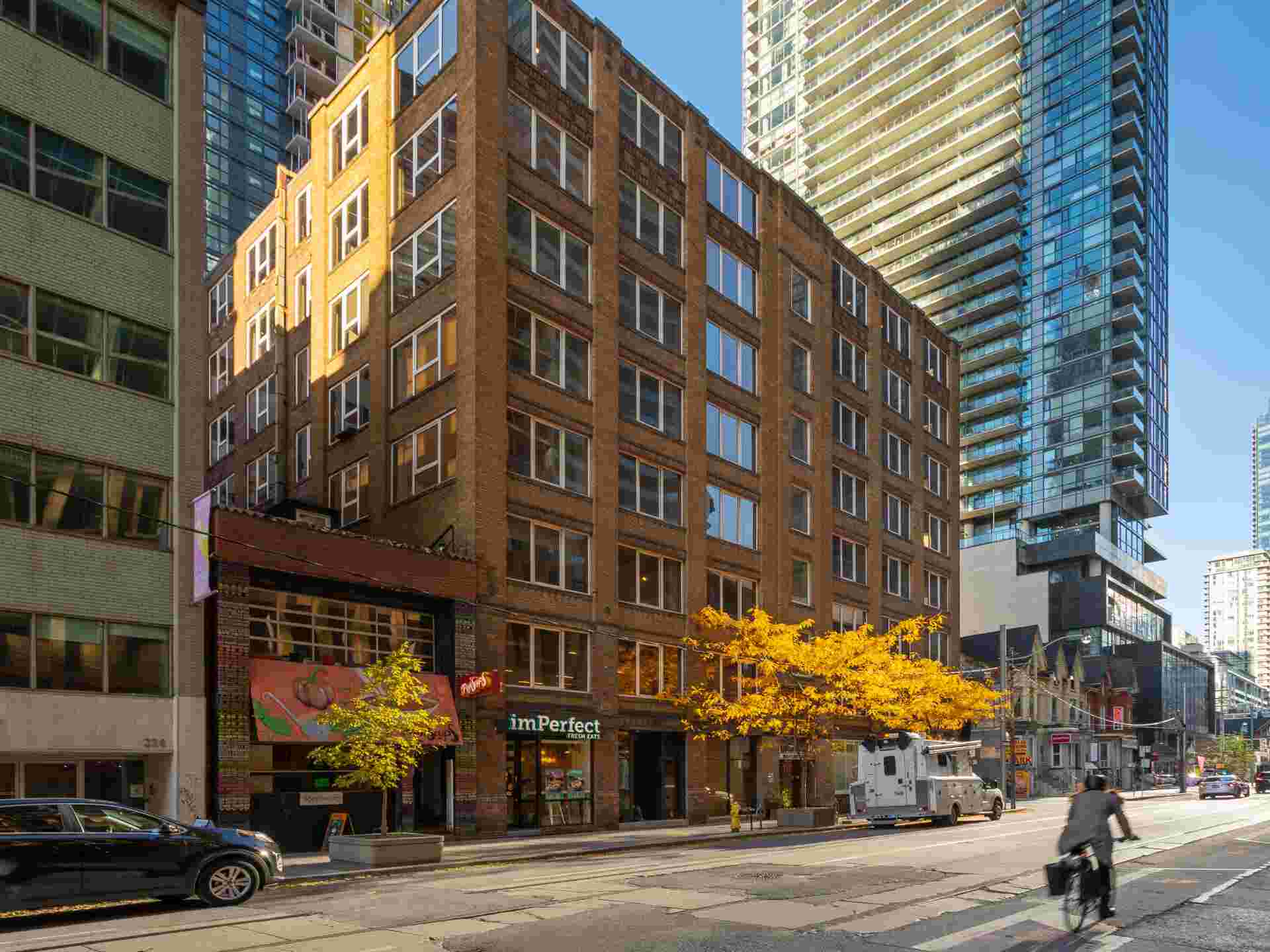 312 Adelaide West - 312-Adelaide-Street-W_Exterior_2