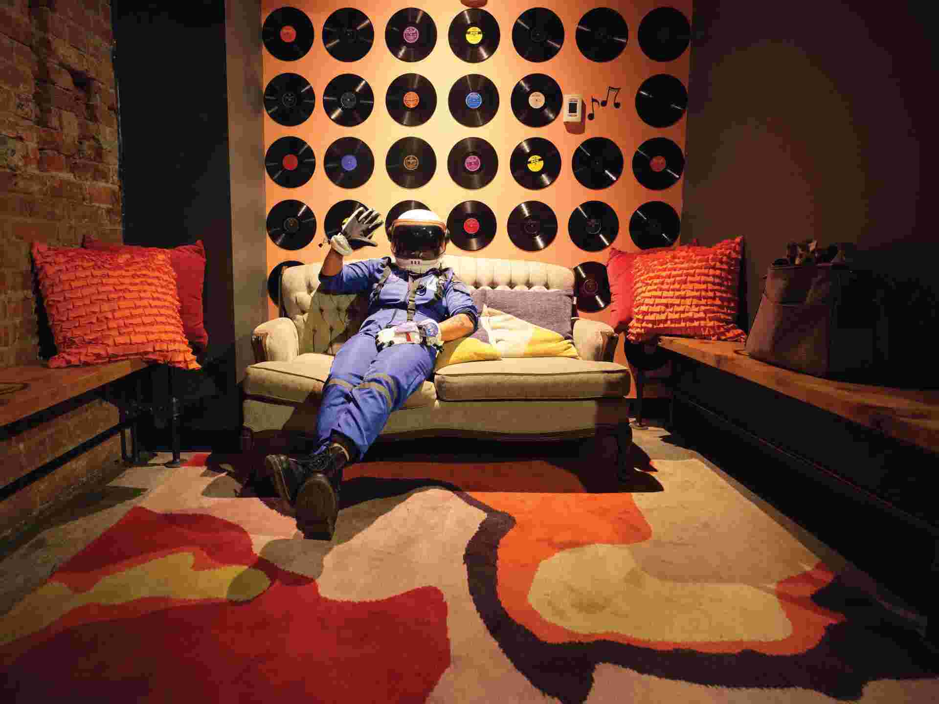 2025-09-19 17:32 MDT - 3-astronaut-lounge-records