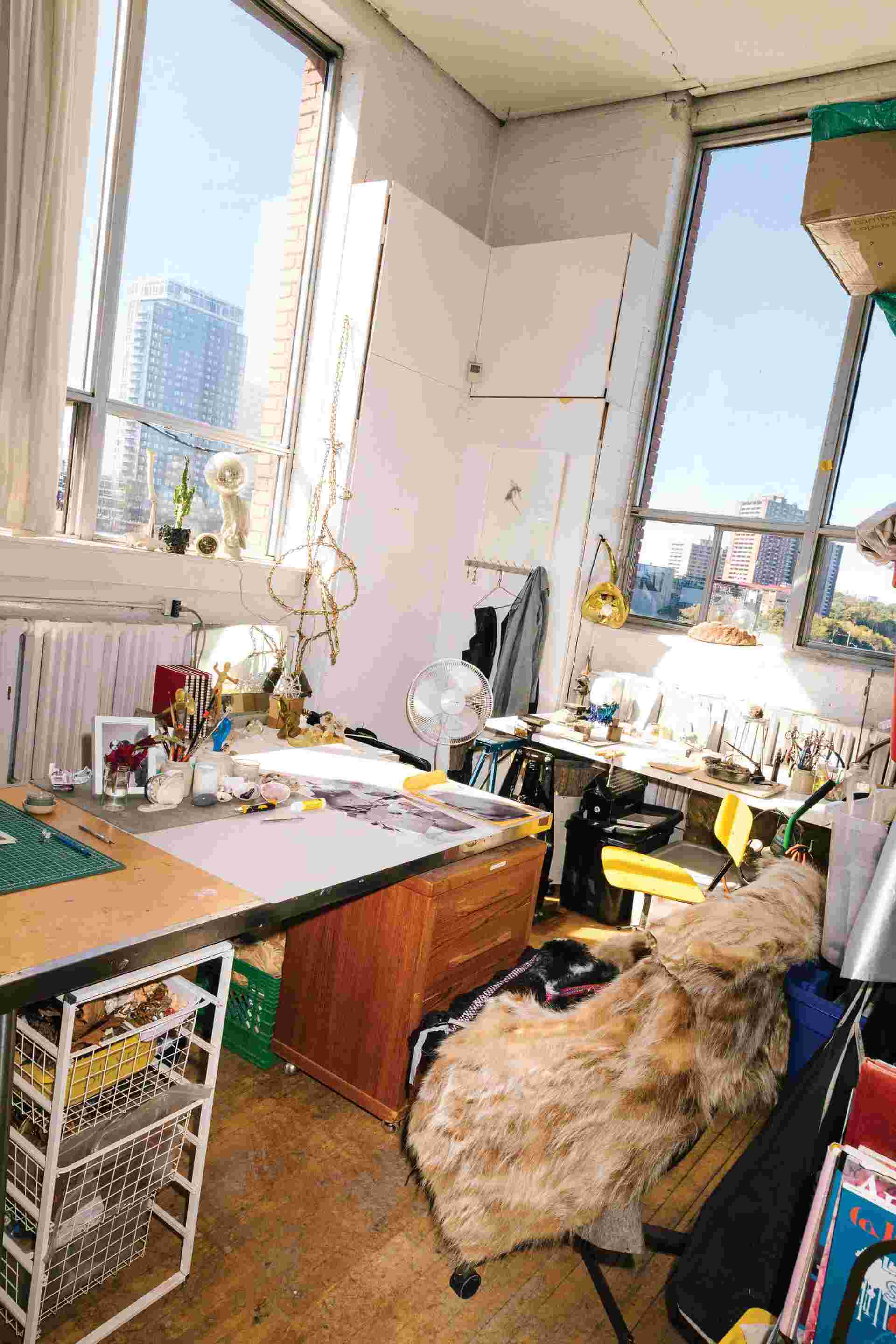 The Sound of Silence - 3-studio-workspace-interior