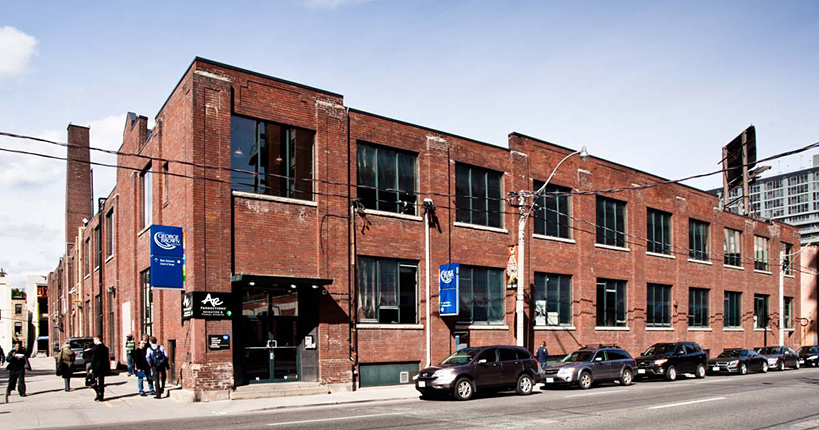 230 Richmond, Toronto- exterior building photo/photo de l'extérieur de l'immeuble