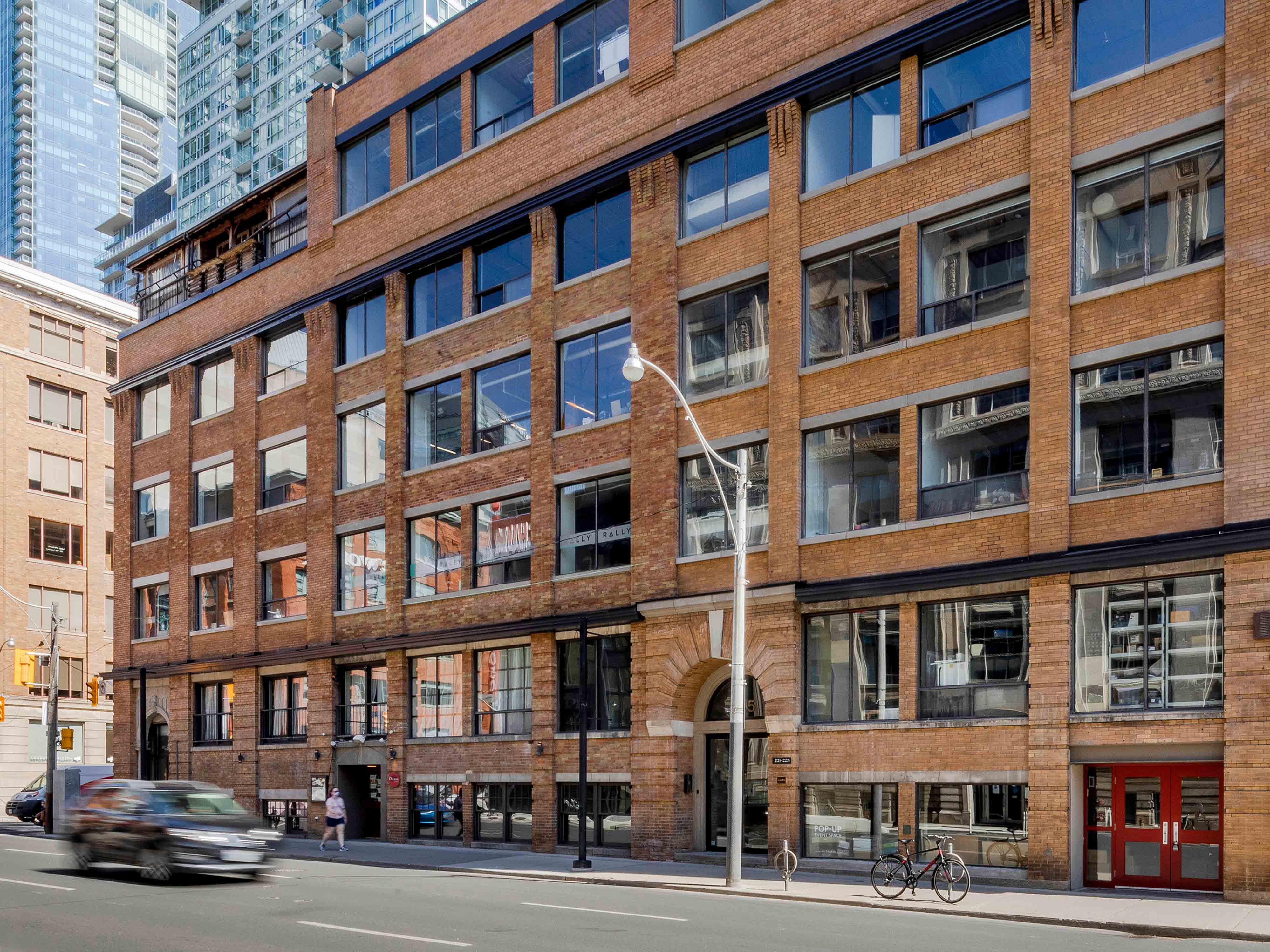 217 225 Richmond West Toronto ON Allied REIT   217 Richmond St W Exterior Building Streetview Featured 